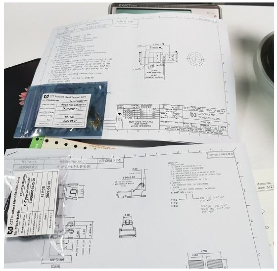 S'envien mostres gratuïtes de connectors Pogo Pin